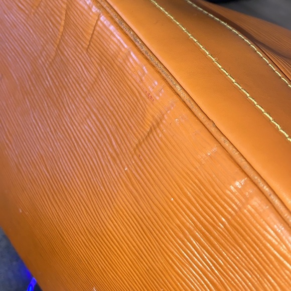 Louis Vuitton Epi Bag - Picture 10 of 11